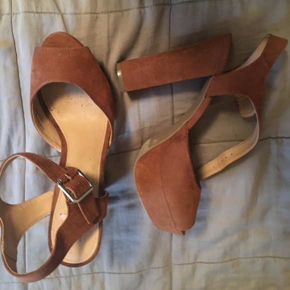 SUPER CUTE BROWN HEALS - Picture 1 of 4